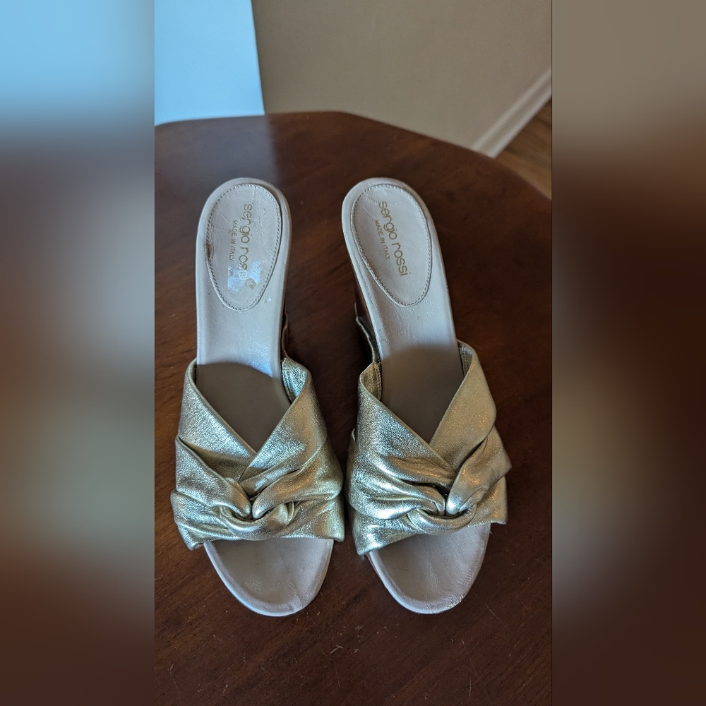 Sergio Rossi Women's Gold And Wood Wedge Size 8.5